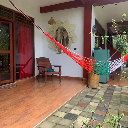 Mc Queen Homestay Ella Exterior photo