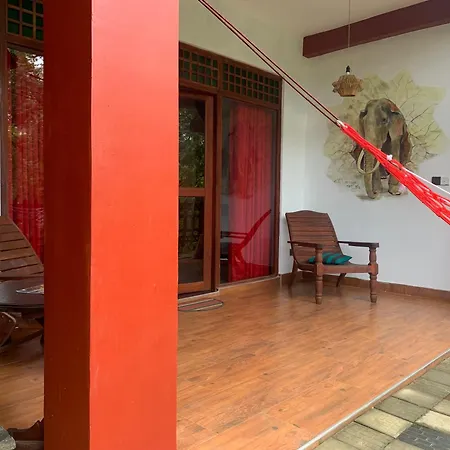 Mc Queen Homestay Ella Exterior photo